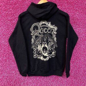 Queen Classic Crest Graphic Pullover Hoodie XS